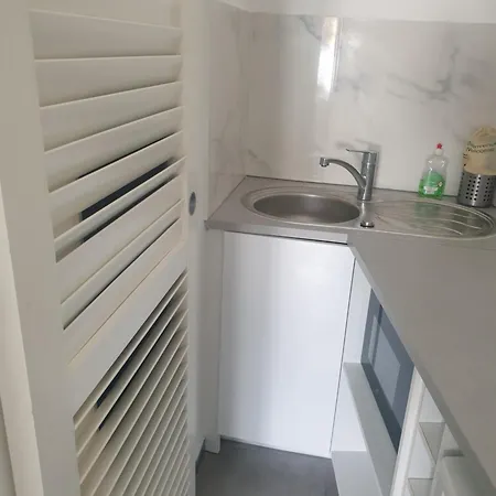 Calme Avec Un Lit Apartment